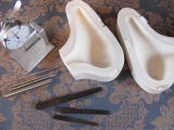 七つ道具（石膏型、ポンス（穴をあける道具）、エアウェイの為の黒檀型
